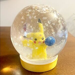 PIKACHU Snow Globe